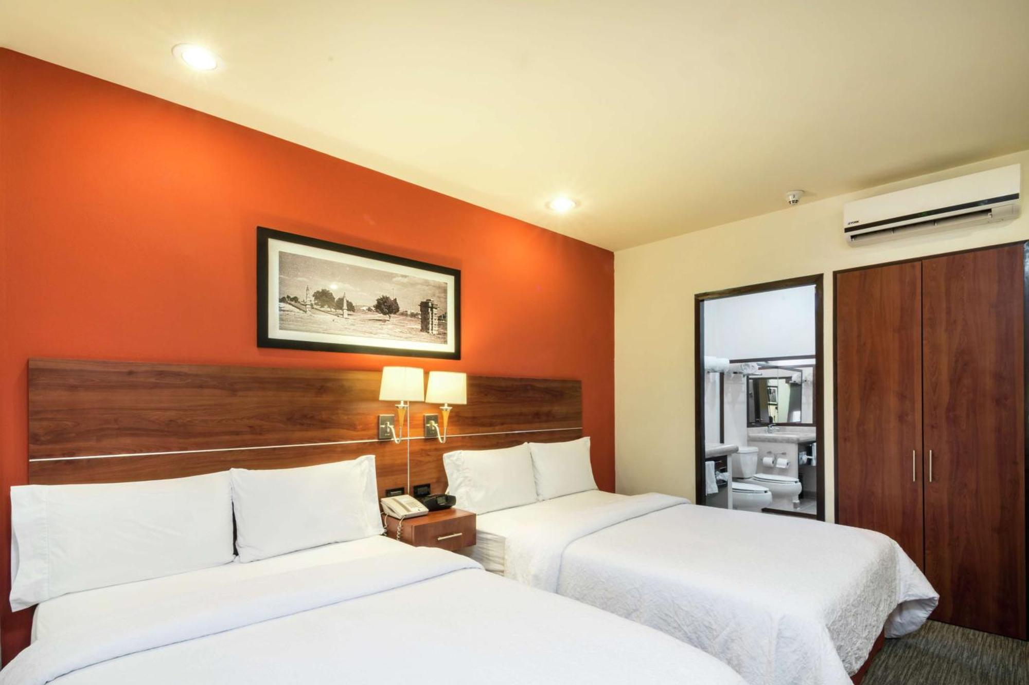 Hotel Hampton By Hilton San Juan del Río Esterno foto