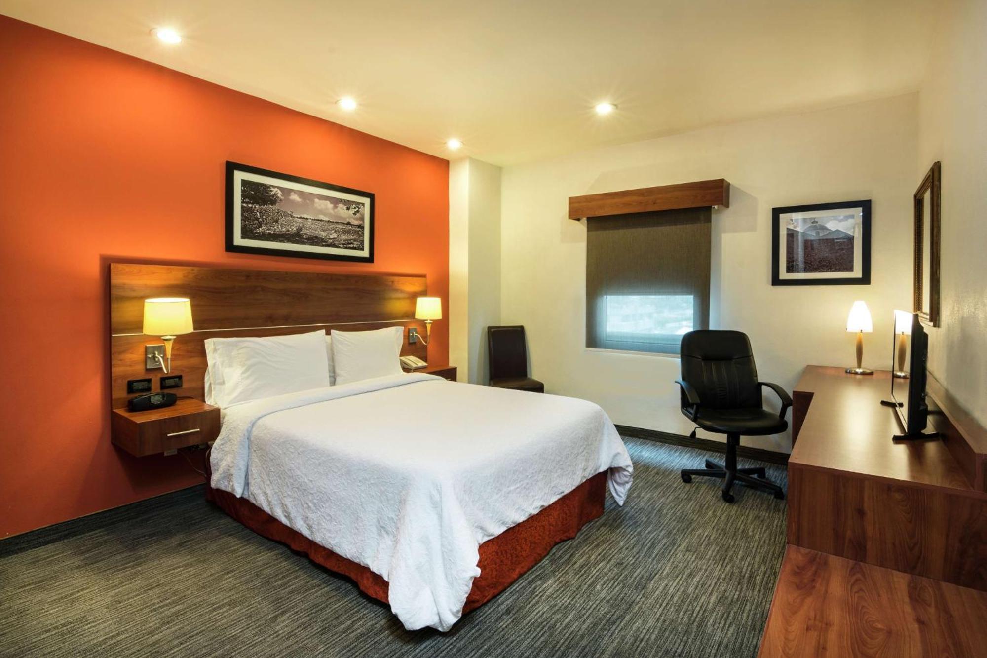 Hotel Hampton By Hilton San Juan del Río Esterno foto