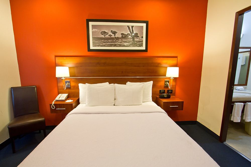 Hotel Hampton By Hilton San Juan del Río Esterno foto